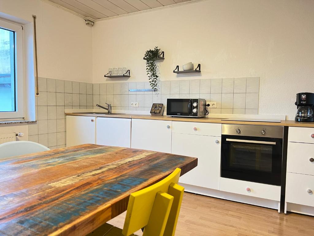 Kuchyň nebo kuchyňský kout v ubytování Der Schwan 7 - 3 Schlafzimmer - 2 Balkone - zentral - 100 qm
