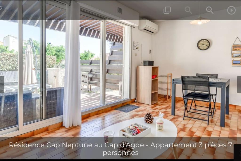 Fotografia z galérie ubytovania Logement de plain-pied à 2 min à pied de la plage. v destinácii Cap d'Agde