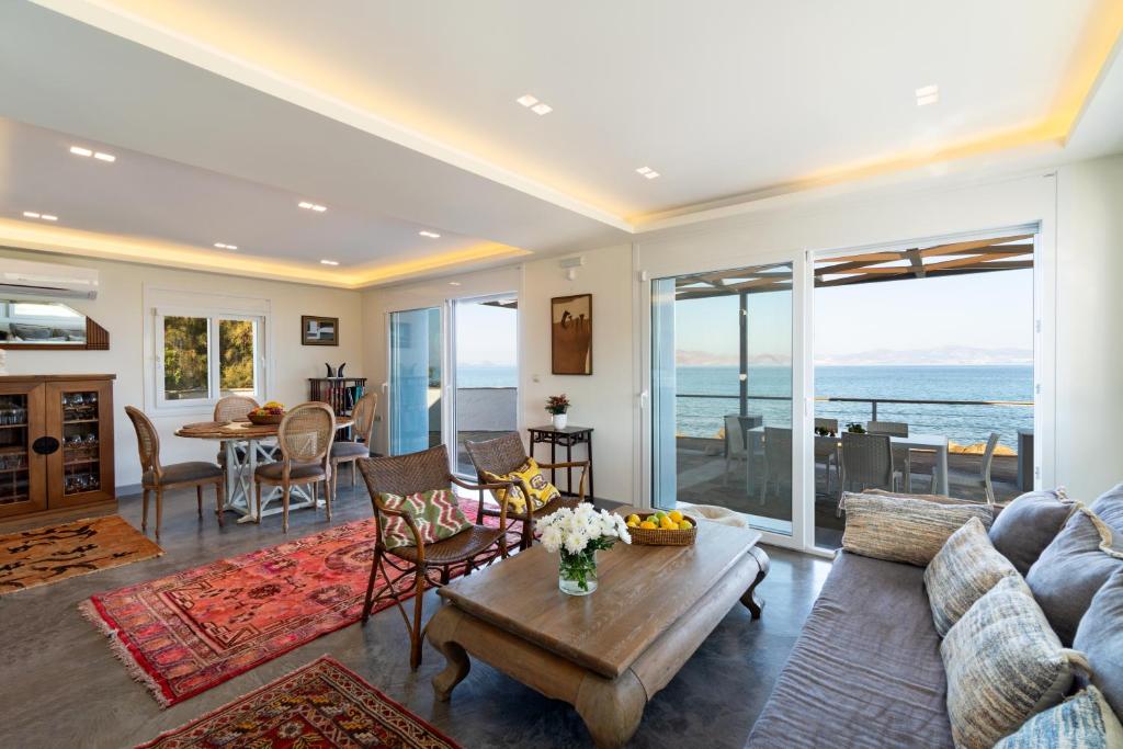 Seaside Private Beach Villa 3BR w 3,5 BA - Three-Bedroom Villa