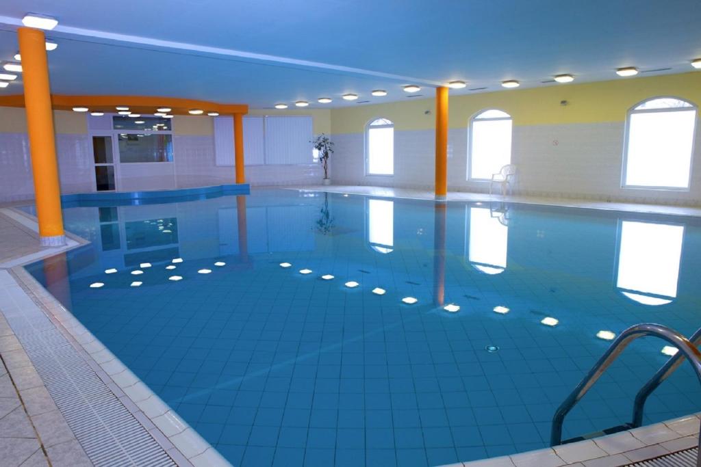 Hotel Floret Bazen (Hotel Floret, Hotelu Floret, Floret bazénem, načerpat nové) Hotel Floret Bazen