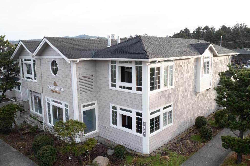 Hallmark Resort in Cannon Beach - 