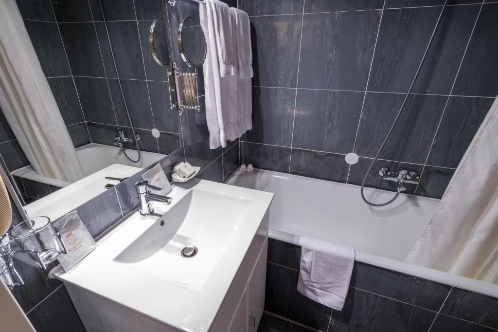 Koupelna v ubytování Hotel Diplomate