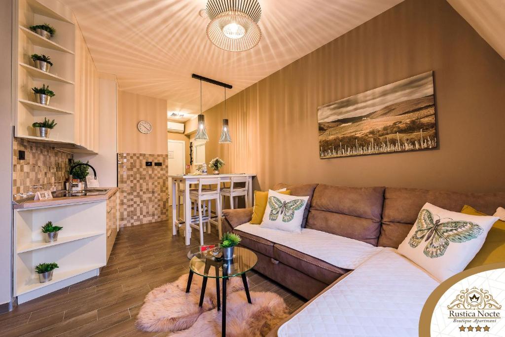 Rustica Nocte Boutique Apartments - Deluxe Appartement Met Twee Slaapkamers Met Uitzicht Op De Stad