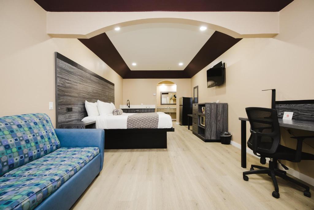Sapphire Inn & Suites - King Room Met Kitchenette