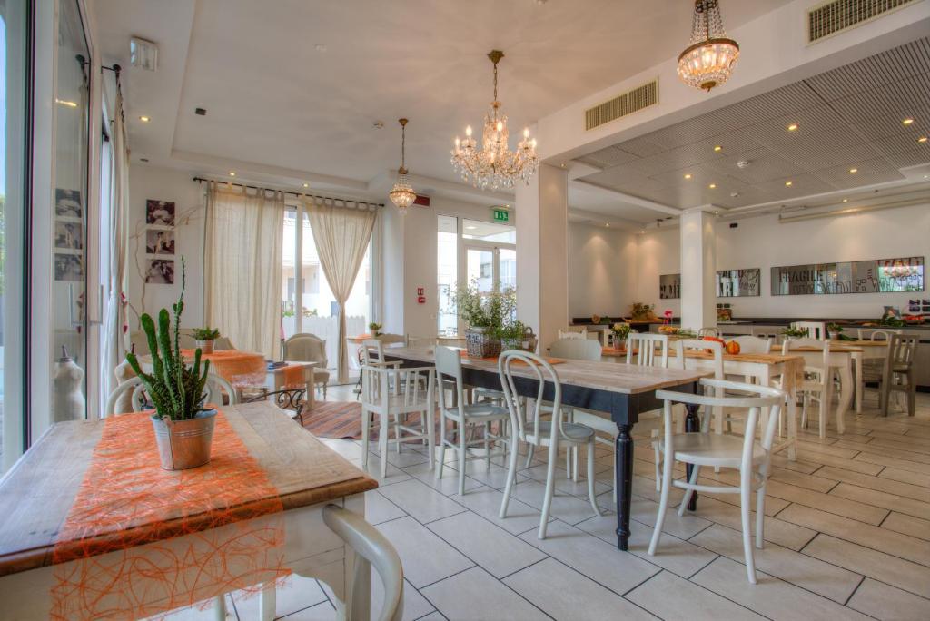 Restaurace v ubytování D-Place Hotel & Suite