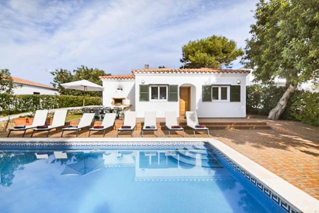 Villa con piscina y casa en Villa Verano, en Cala Galdana