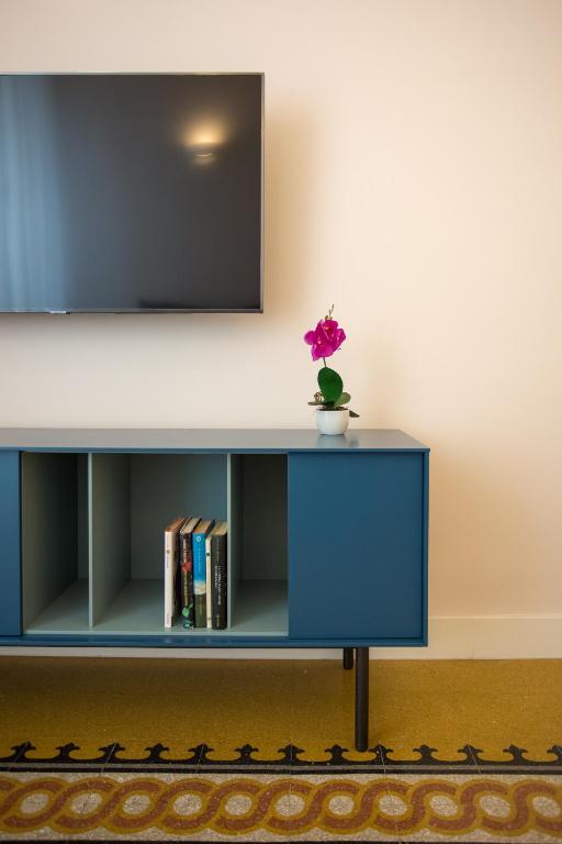 The library in Az apartmant