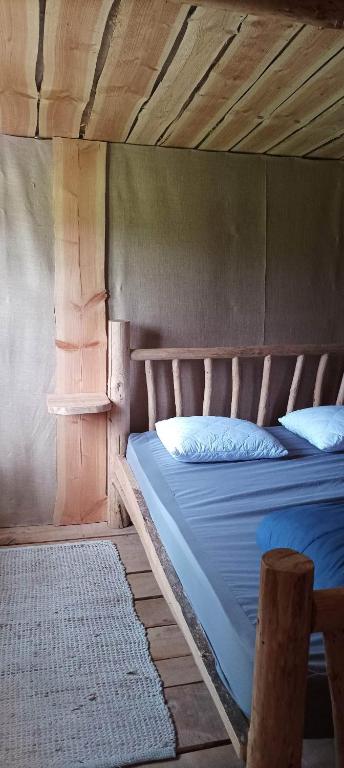 Fotografia z galérie ubytovania Cabanes des Landes- cabane sur pilotis v destinácii Saint-Éloy-les-Tuileries