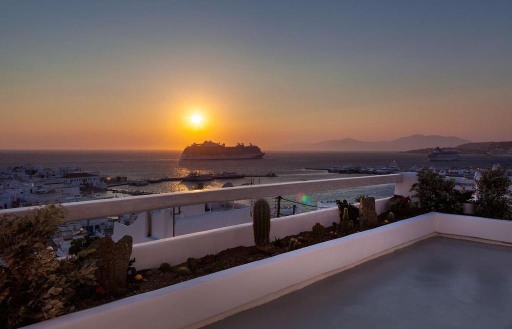 She Mykonos - The Residency - 4
