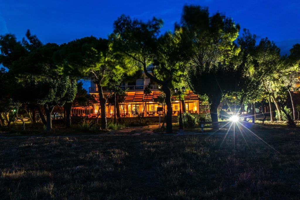 Zahrada ubytování Karystion Hotel