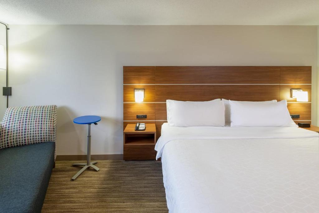 Holiday Inn Express Vermilion by IHG - Habitación Estándar King