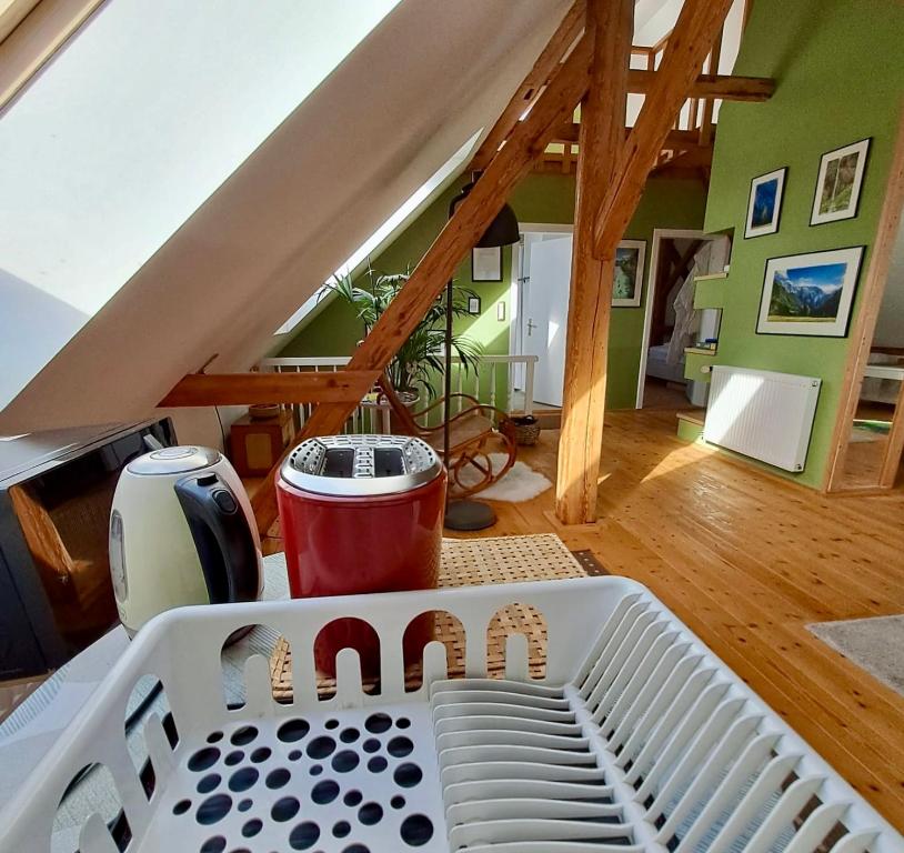 Posezení v ubytování Entire Loft close to Beautiful Logar Valley