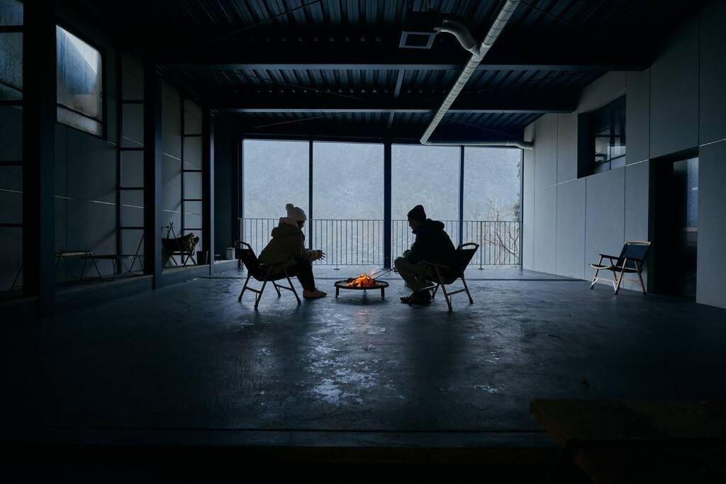 Fotografie z fotogalerie ubytování 目の前が吉野川・雨天でも屋外体験ができる絶景の一軒家 v destinaci Ōtakuchi