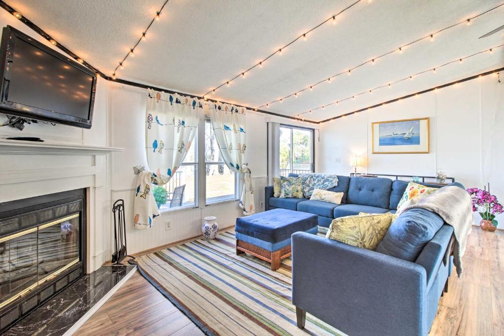 Midway Vacation Rental with Lake Access!, Fancy Hall Updated 2024 Prices