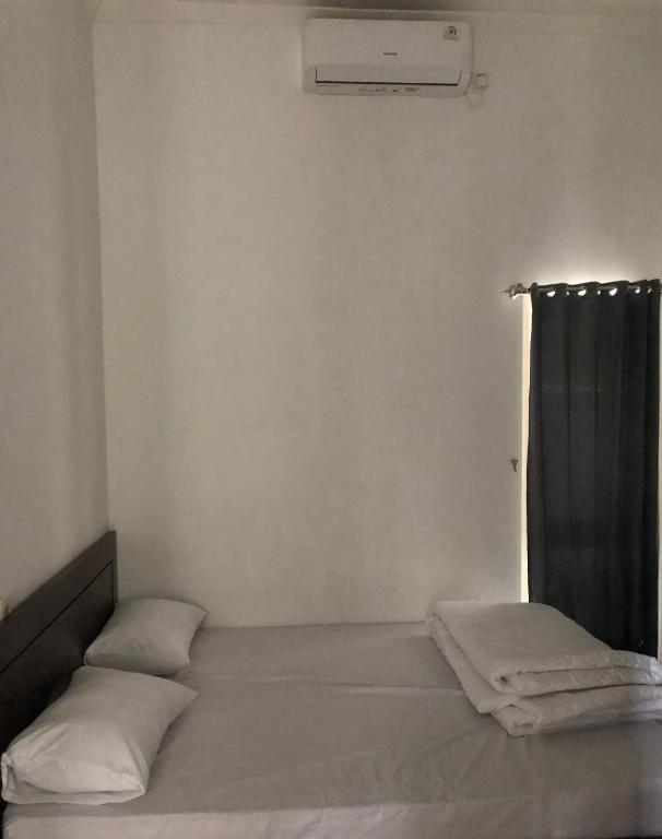 Damai Guest House Cirebon - 豪华室（2个成人 + 1个孩子）