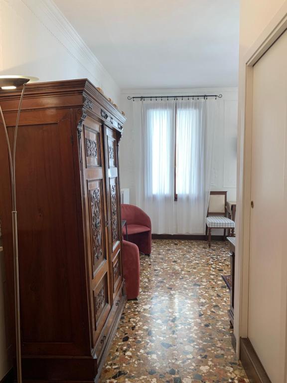 Posteľ alebo postele v izbe v ubytovaní B&B Al Teatro with canal view