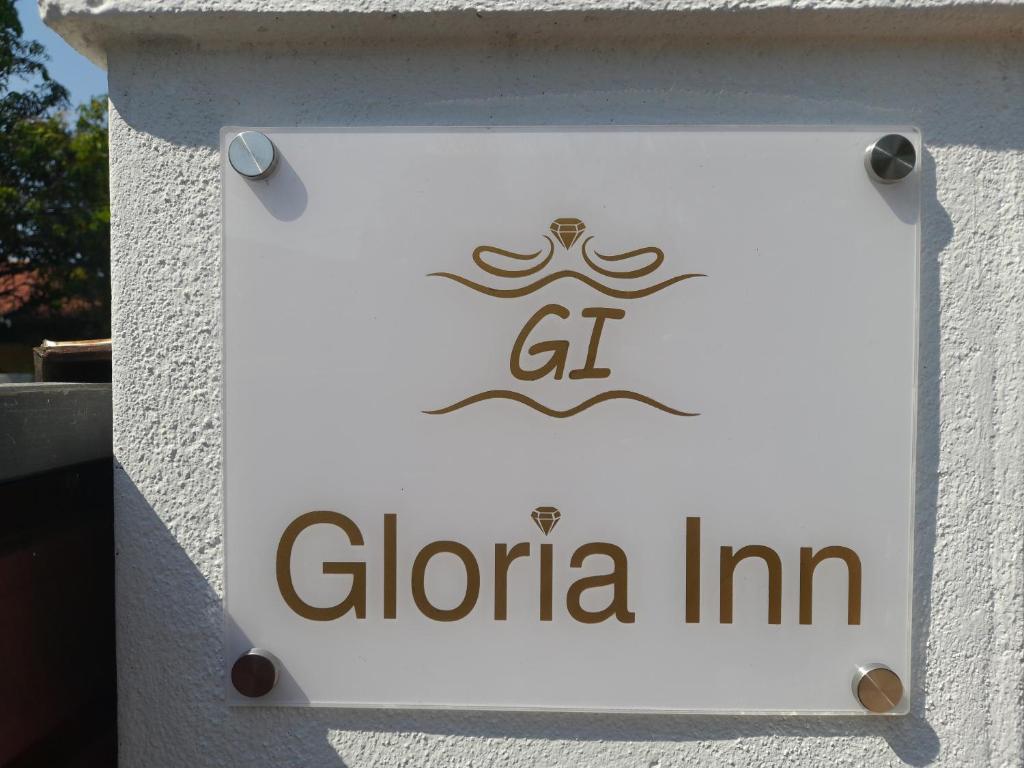 Certifikát, hodnocení, plakát nebo jiný dokument vystavený v ubytování Gloria Inn