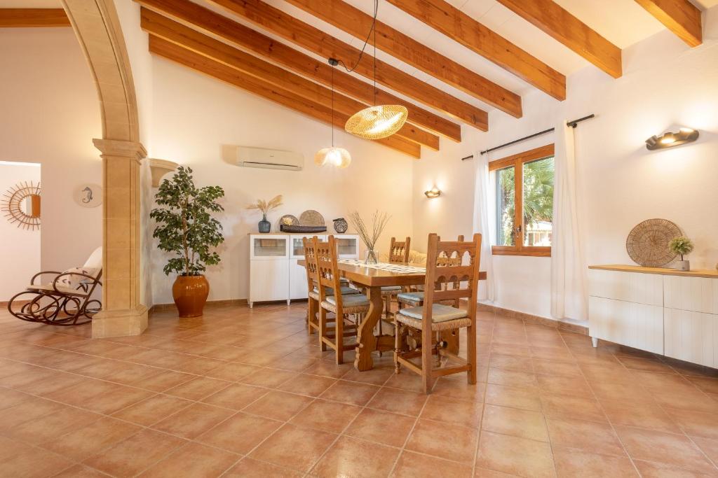 Posedenie v ubytovaní Villa Marina de Namer By SunVillas Mallorca