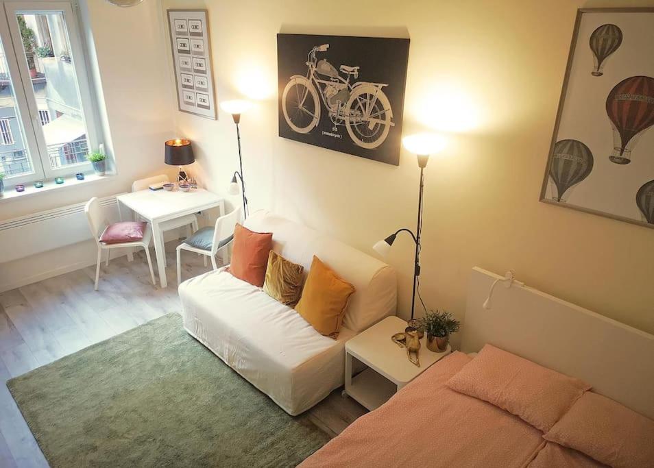 Posteľ alebo postele v izbe v ubytovaní Lovag Design Apartment