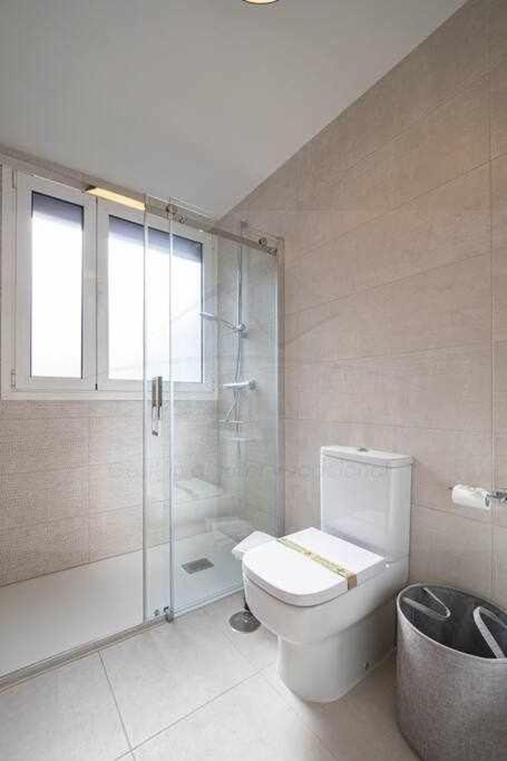 A bathroom at La Atalaya de Xixón