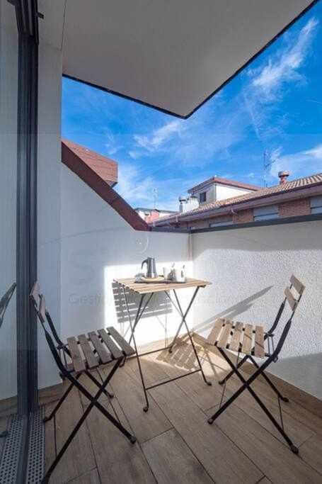 A balcony or terrace at La Atalaya de Xixón