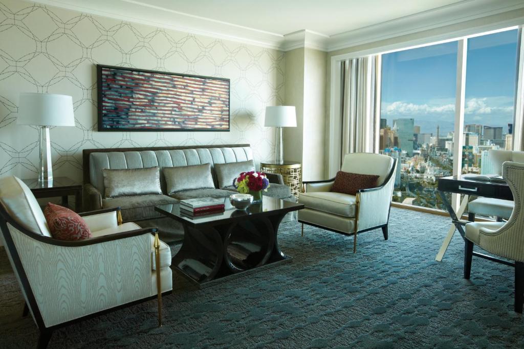 Four Seasons Hotel Las Vegas - Eine Schlafzimmersuite Mit Streifenansicht