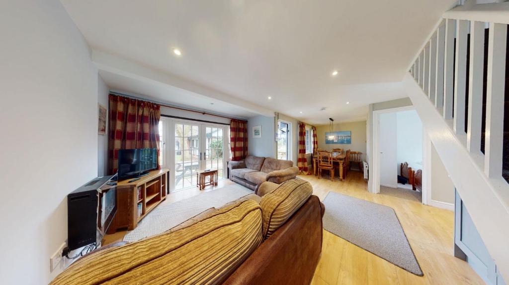 25 Tudor Court, Tolroy Manor, Hayle (updated prices 2024)