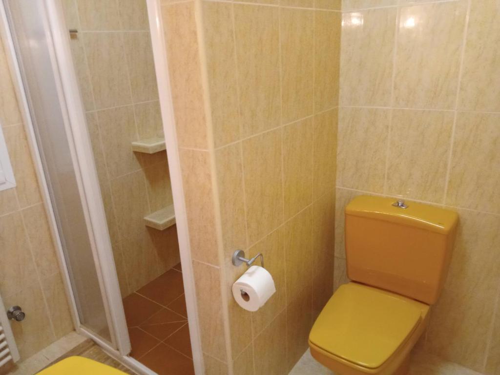 A bathroom at Villa Tres Cales