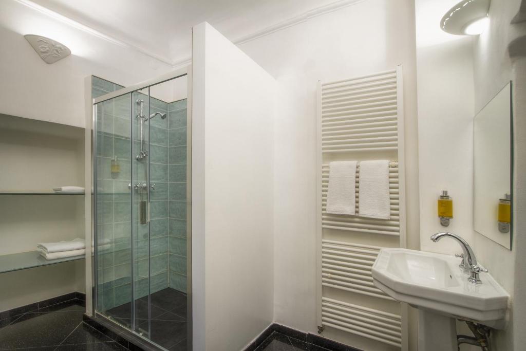 Black Star Suites - Resim 18