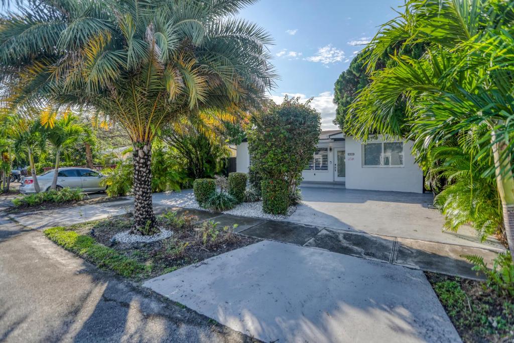 View of Urban Getaway, Miami - Updated 2023 Prices