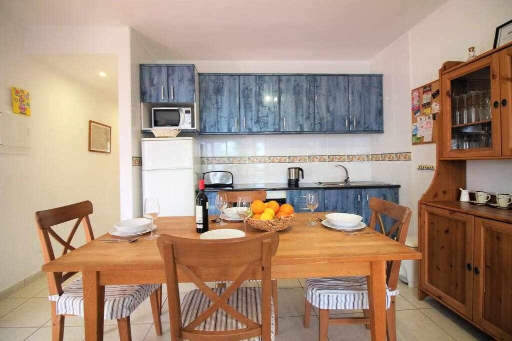 Kuchyňa alebo kuchynka v ubytovaní Casa Bárbara en Playa Bastián