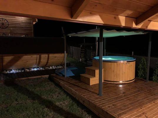 Bazén v ubytovaní Luxdomki alebo v jeho blízkosti