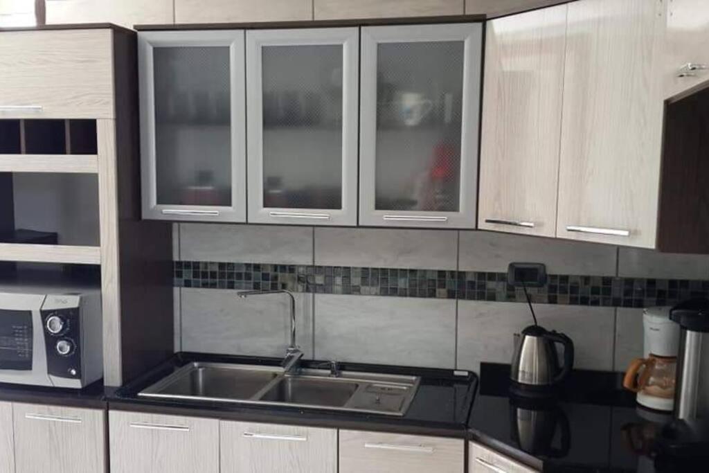 Casa moderna estilo minimalista muy luminosa