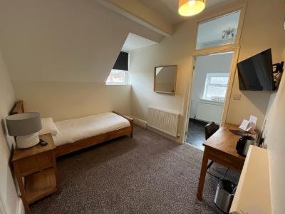 Woodcote Hotel - 