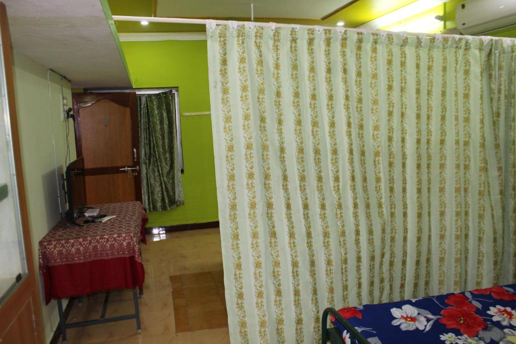 Centaurus Homestay near Trichy Airport - Camera Familiare Con Bagno