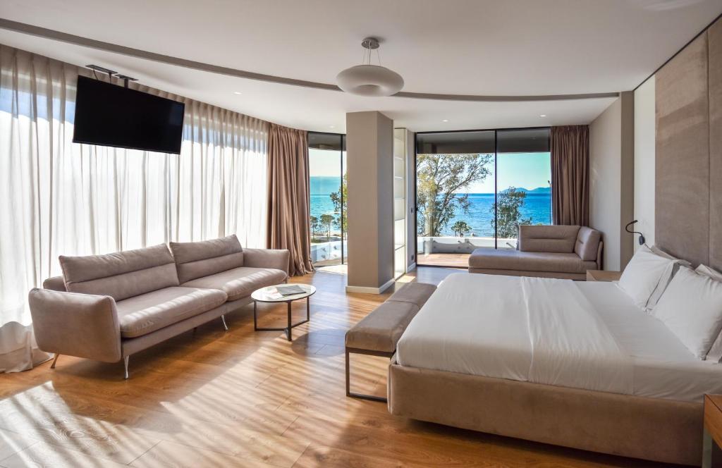 Posezení v ubytování Yacht Hotel