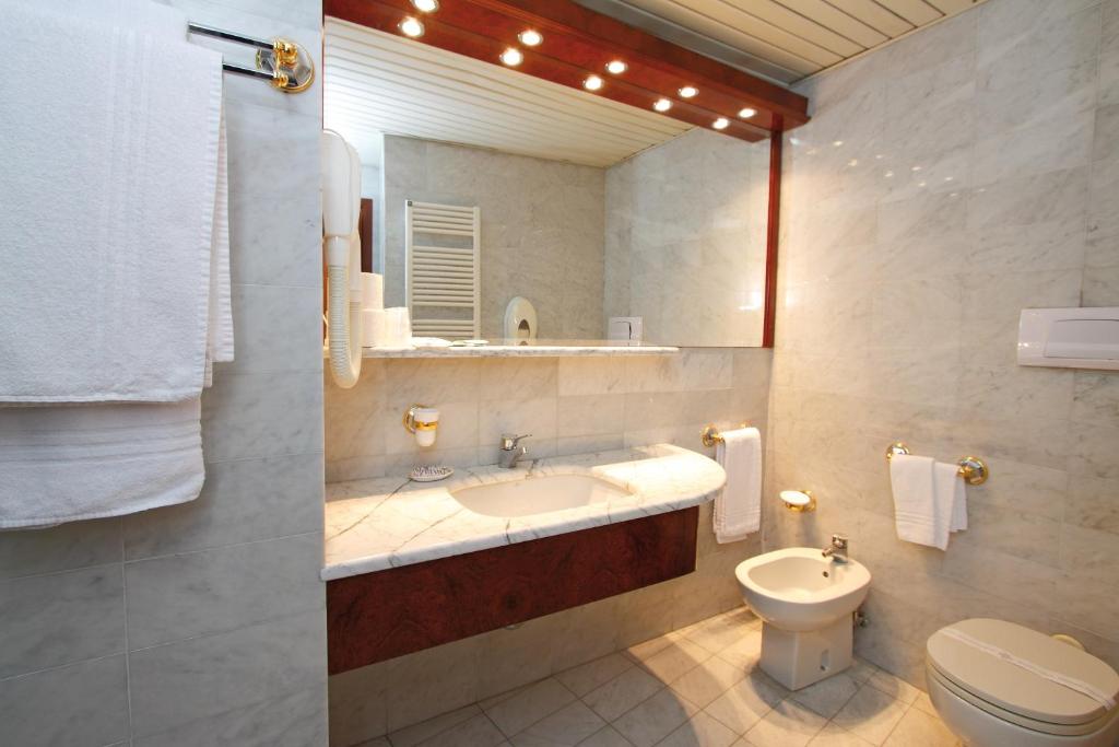 Koupelna v ubytování Hotel Miro'