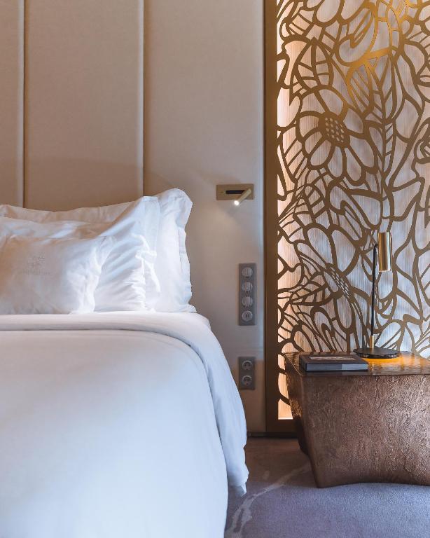 Savoy Palace - The Leading Hotels of the World - Savoy Signature - Avenue View