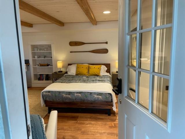 Columbia River Cliff House - Housity