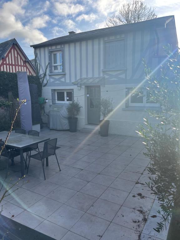Budova, v ktorej sa dovolenkový dom nachádza