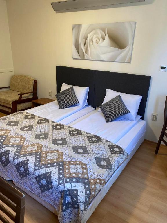Postel nebo postele na pokoji v ubytování HQ apartments Villa Park