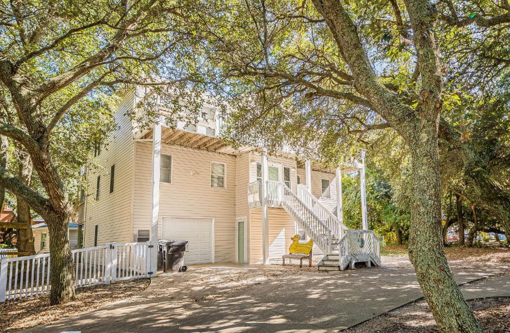 Gallery image of Happy Wife, Happy Life in Sanderling