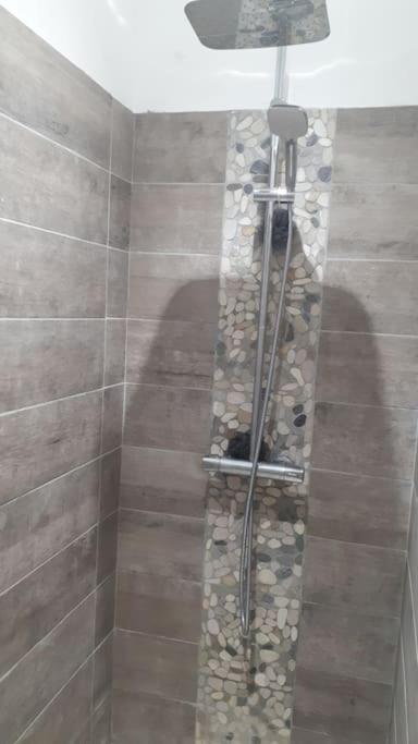 Kúpeľňa v ubytovaní Villa avec piscine chauffée entre terre et mer