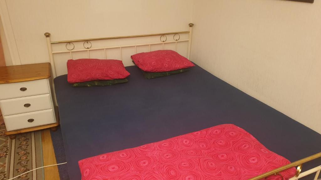 Nipu -Beside City Center, Bus and Train Station - Family Double Room