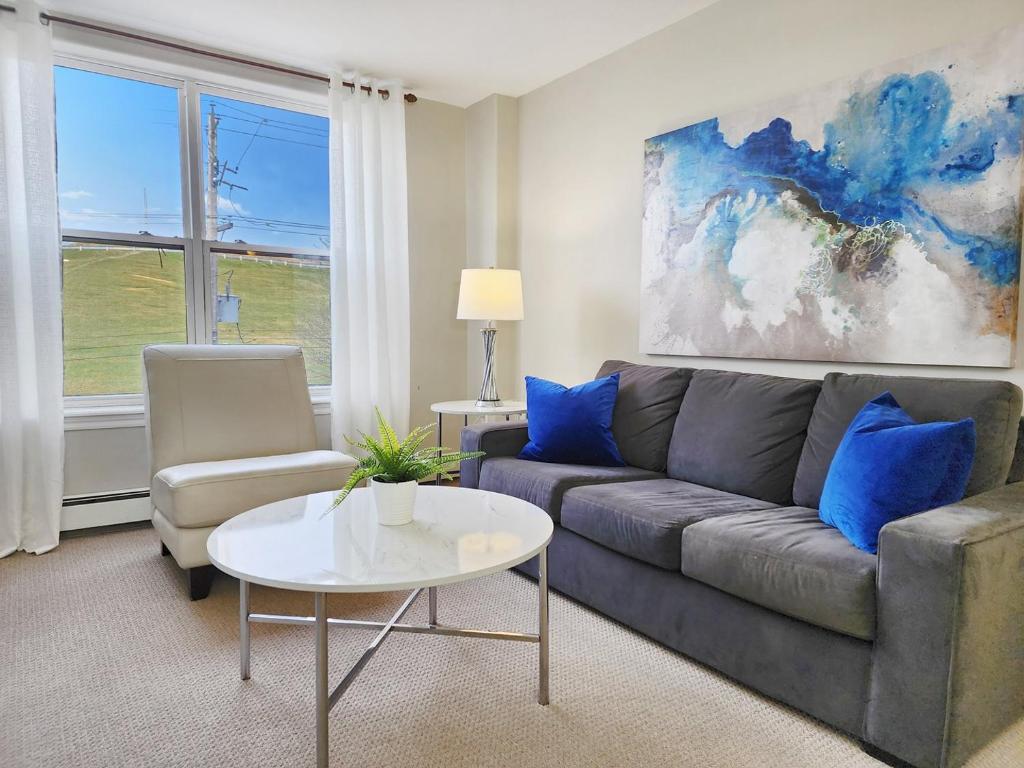 Spectacular Downtown Location