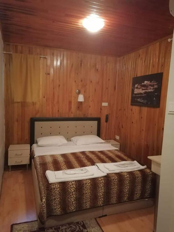 Tempat tidur dalam kamar di Private Room in Istanbul #56