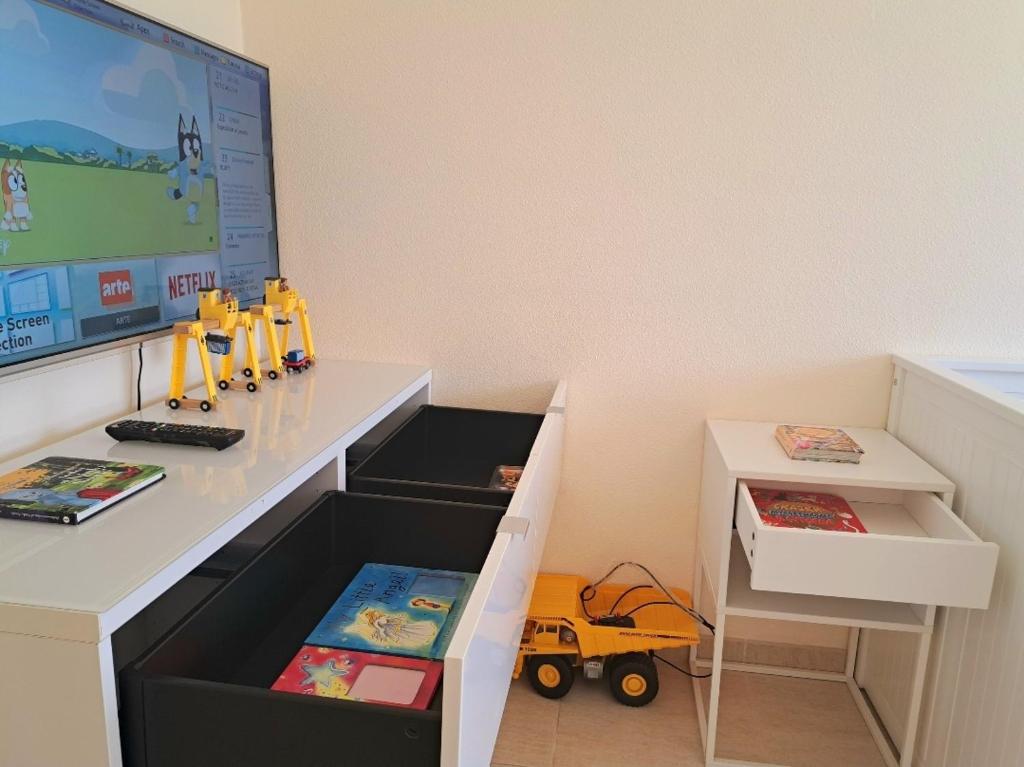 TV a/nebo společenská místnost v ubytování San Andres Beach View Apartment