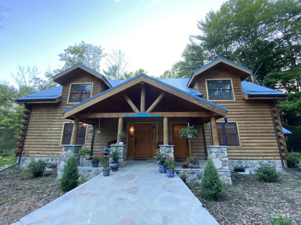 Log Country Inn Bed and Breakfast of Ithaca, Spencer (updated prices 2024)