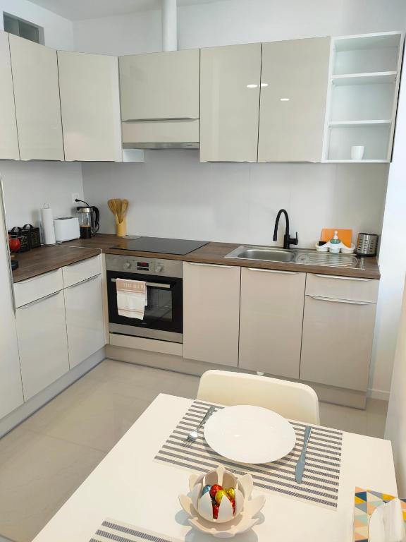 Kuchyň nebo kuchyňský kout v ubytování New apartment - MEMO - Le Locle