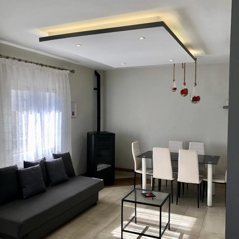 Posedenie v ubytovaní Casa La Mimbrera
